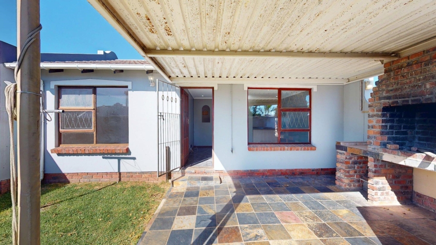 2 Bedroom Property for Sale in Kabega Park Eastern Cape